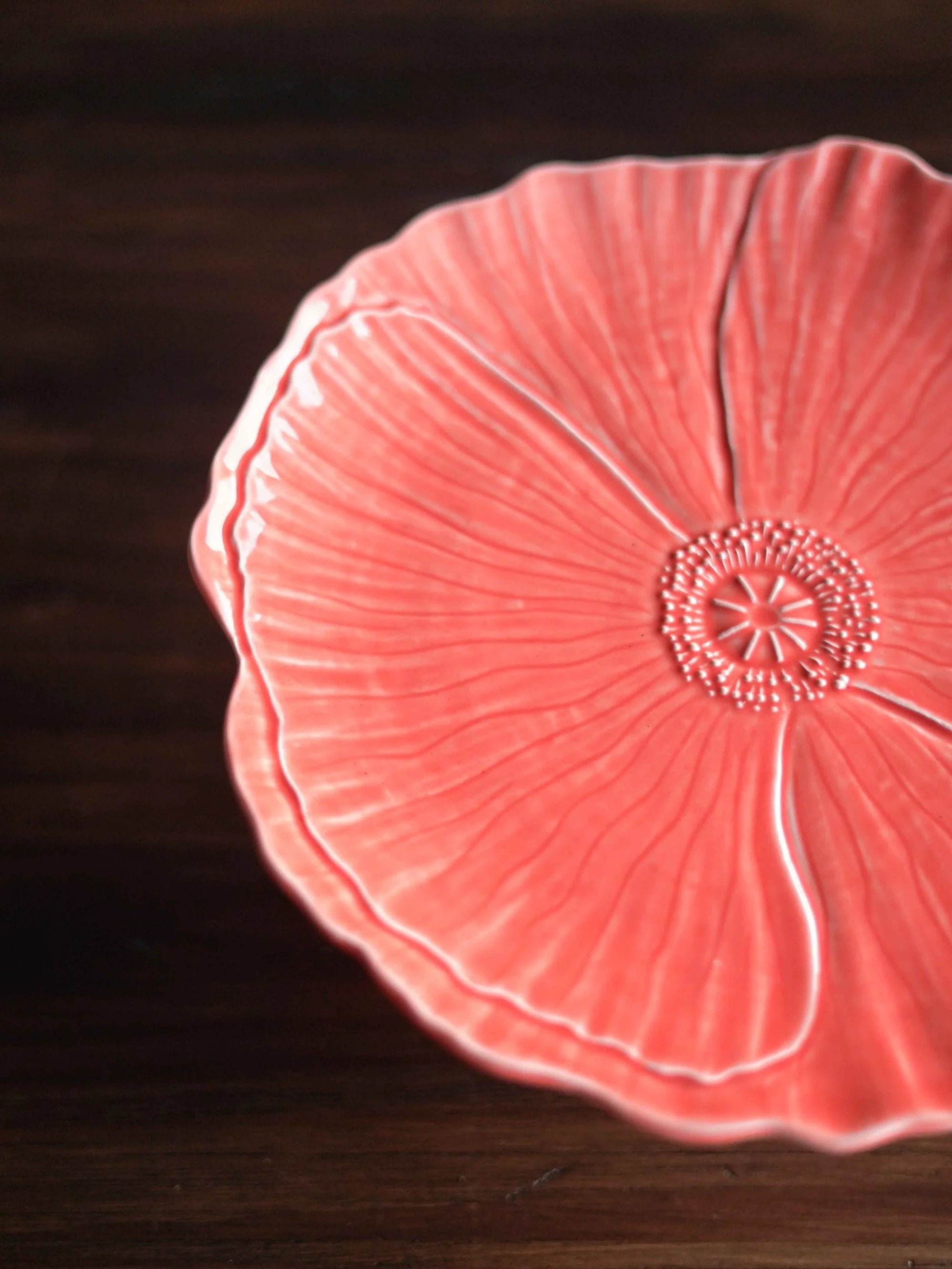 Cake plate with flower base