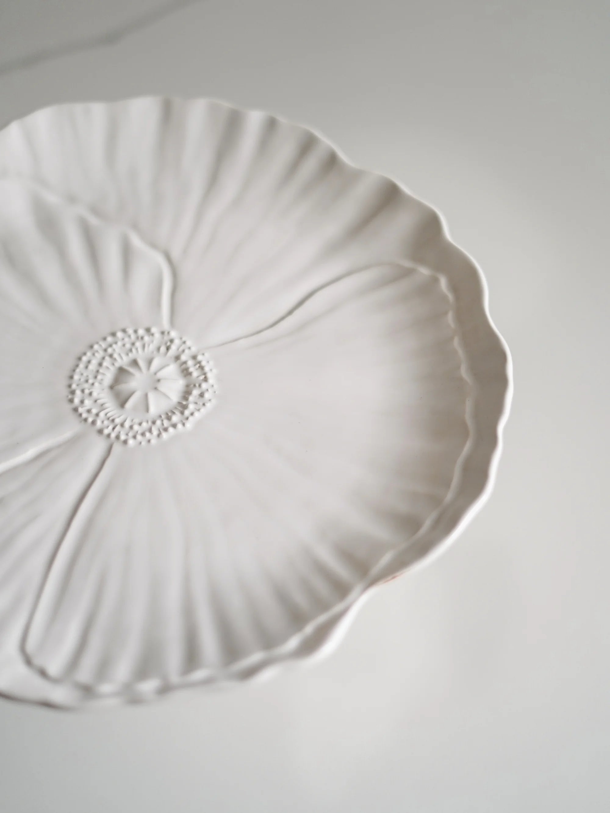 Cake plate with flower base