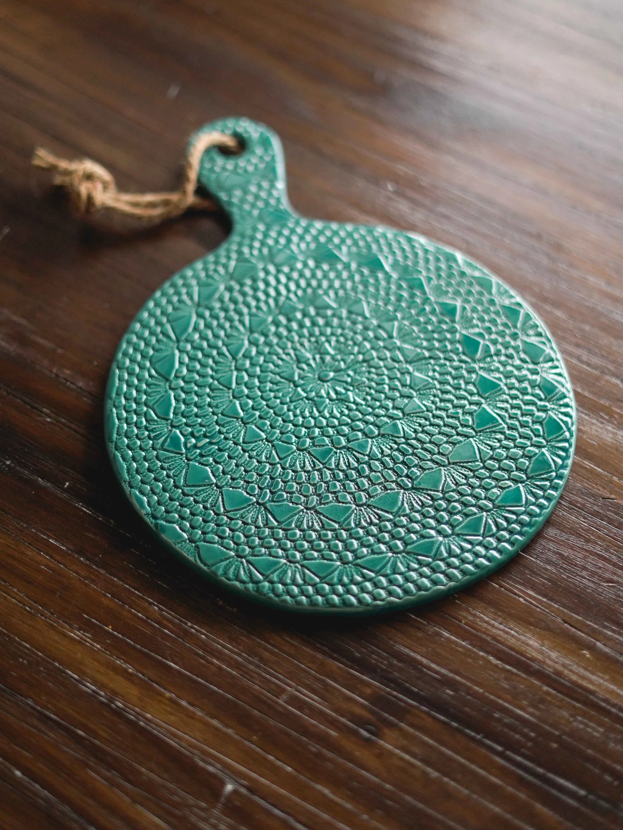 Round crochet board